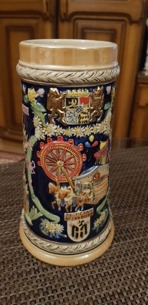 Продам пивные кружки.