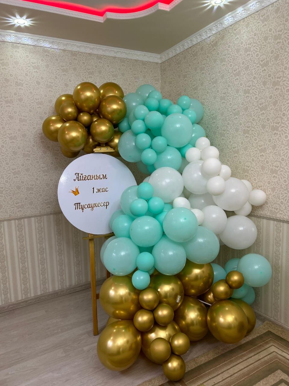 Мольберт на сутки сдам
