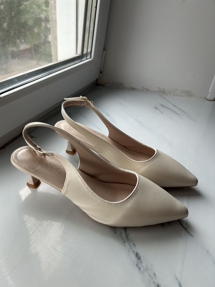 Туфли белые PLOVER