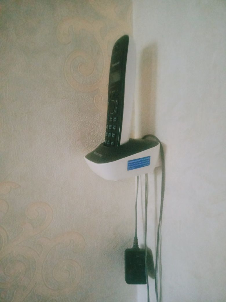 Продам домашний телефон