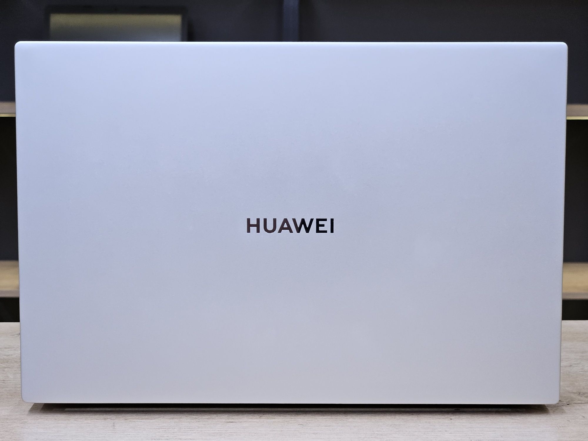 Офисный Ноутбук Huawei MateBook D14 - Core i3-1115G4/8GB/256GB