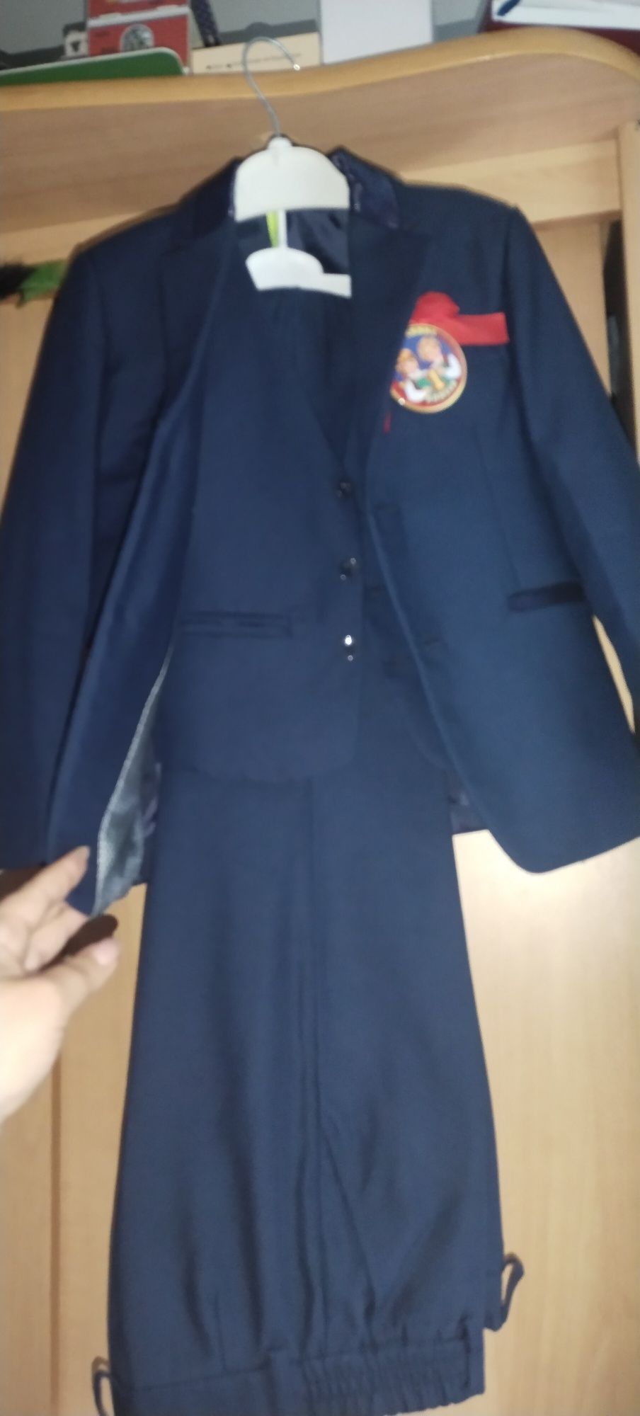 Продам костюм 4-ка. 10 тыс