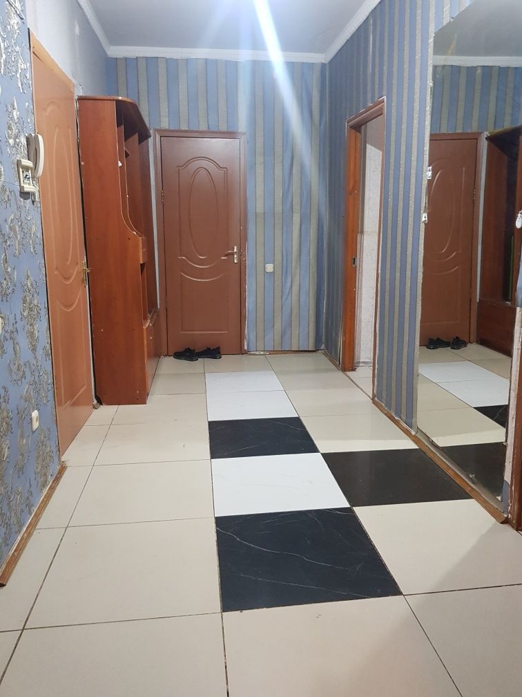 Срочно сдам 2 х комнатную квартиру в спальном районе