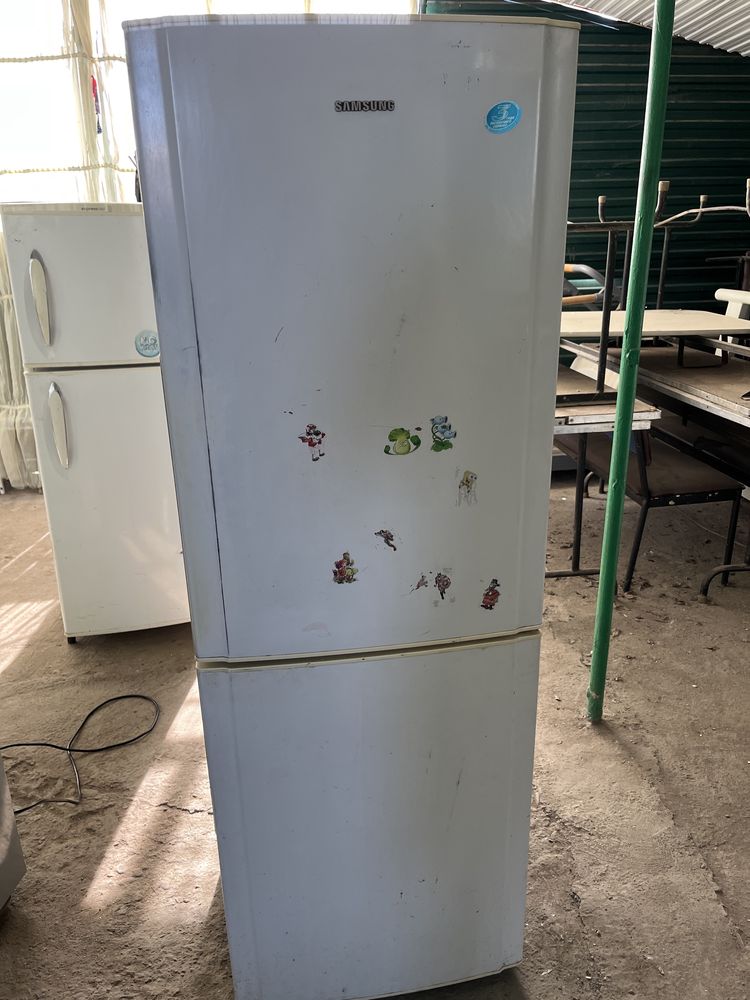 продается холодильник