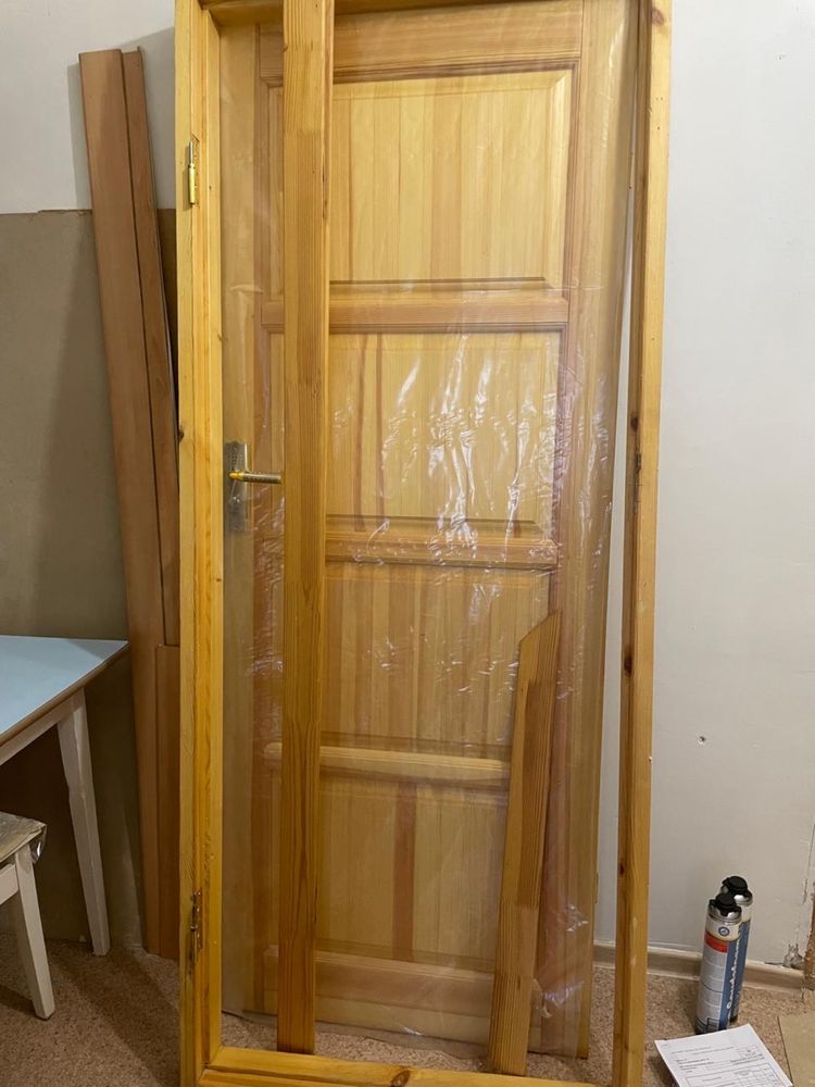 Есть Рассрочка Продам хорошую деревянную дверь