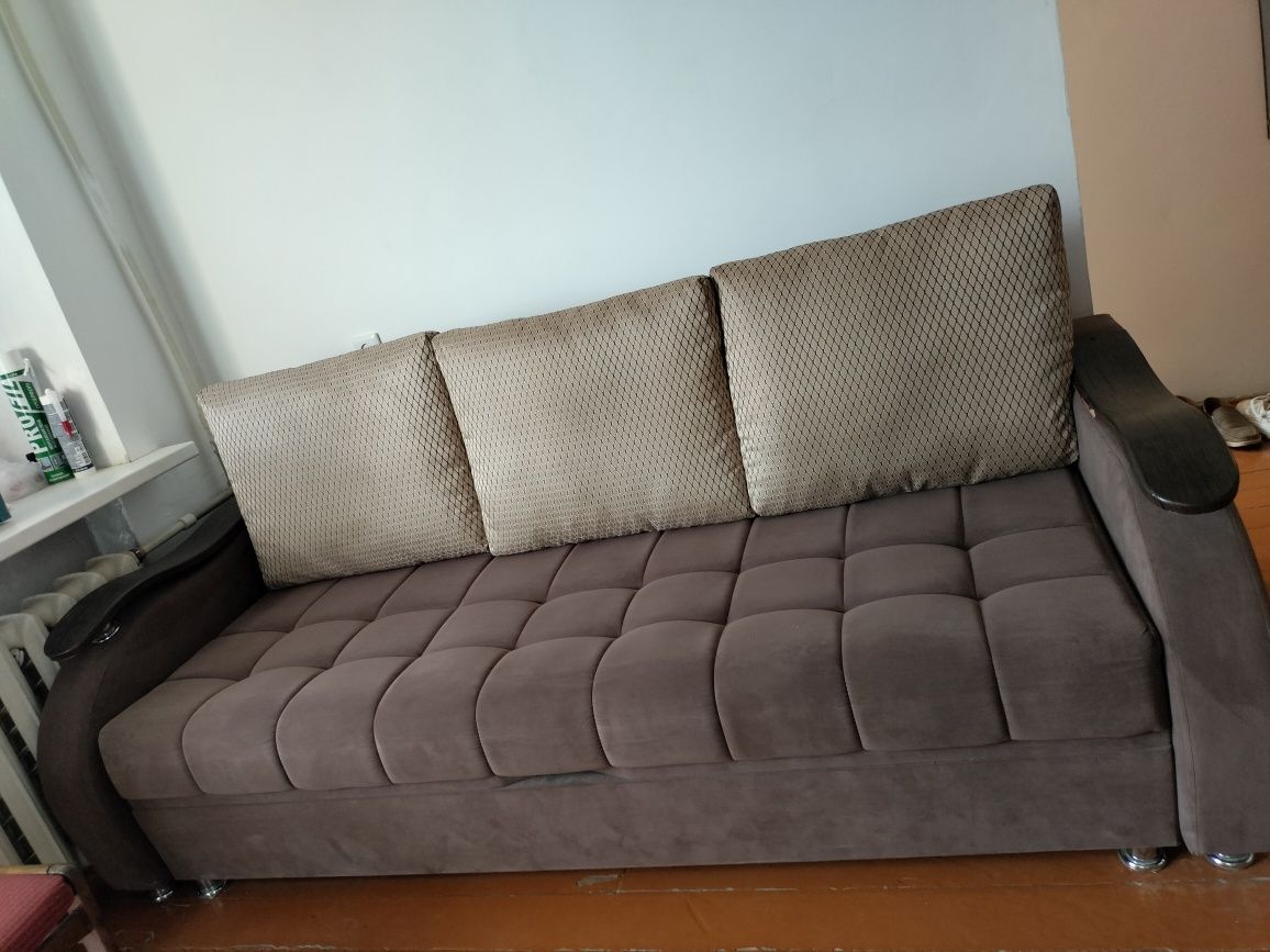 продается диван с креслом