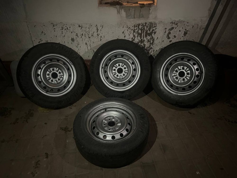 ТОРГ срочно Штампованные диски R15 с зимней резиной