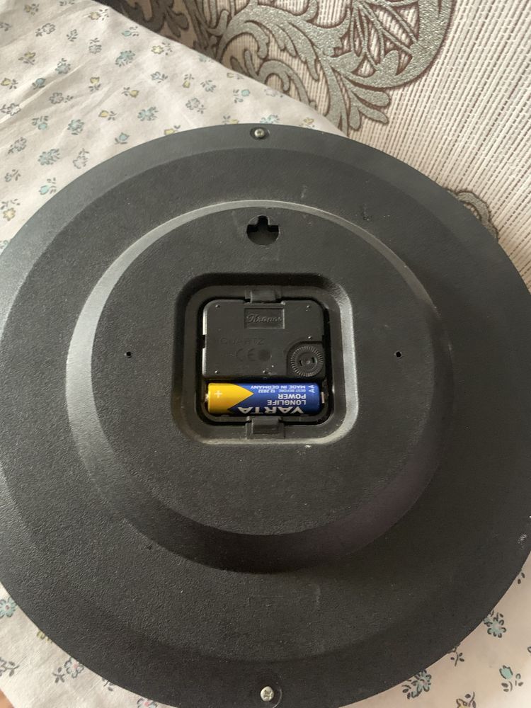 Продам часы настенные