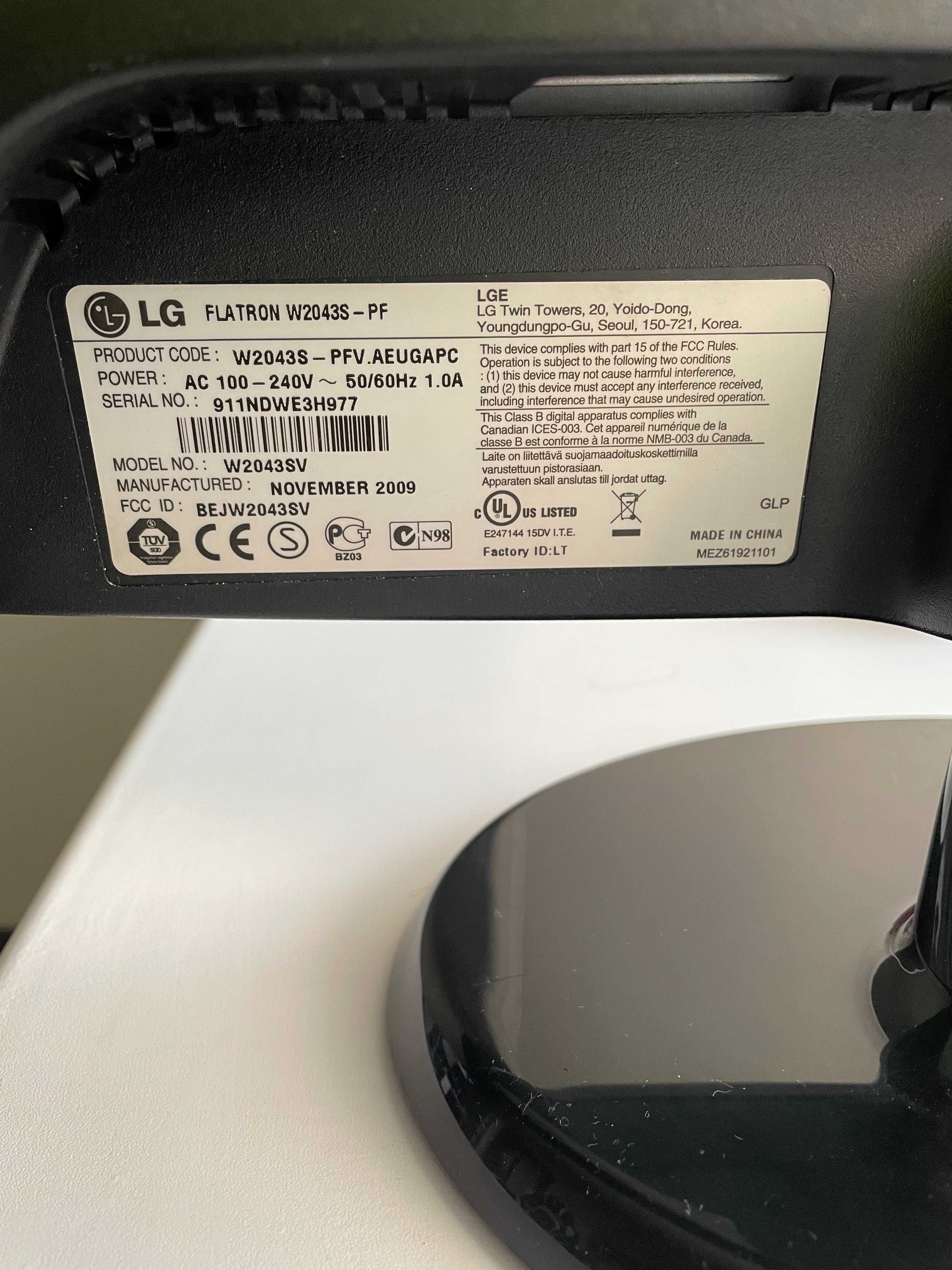Монитор LG 20 дюймов