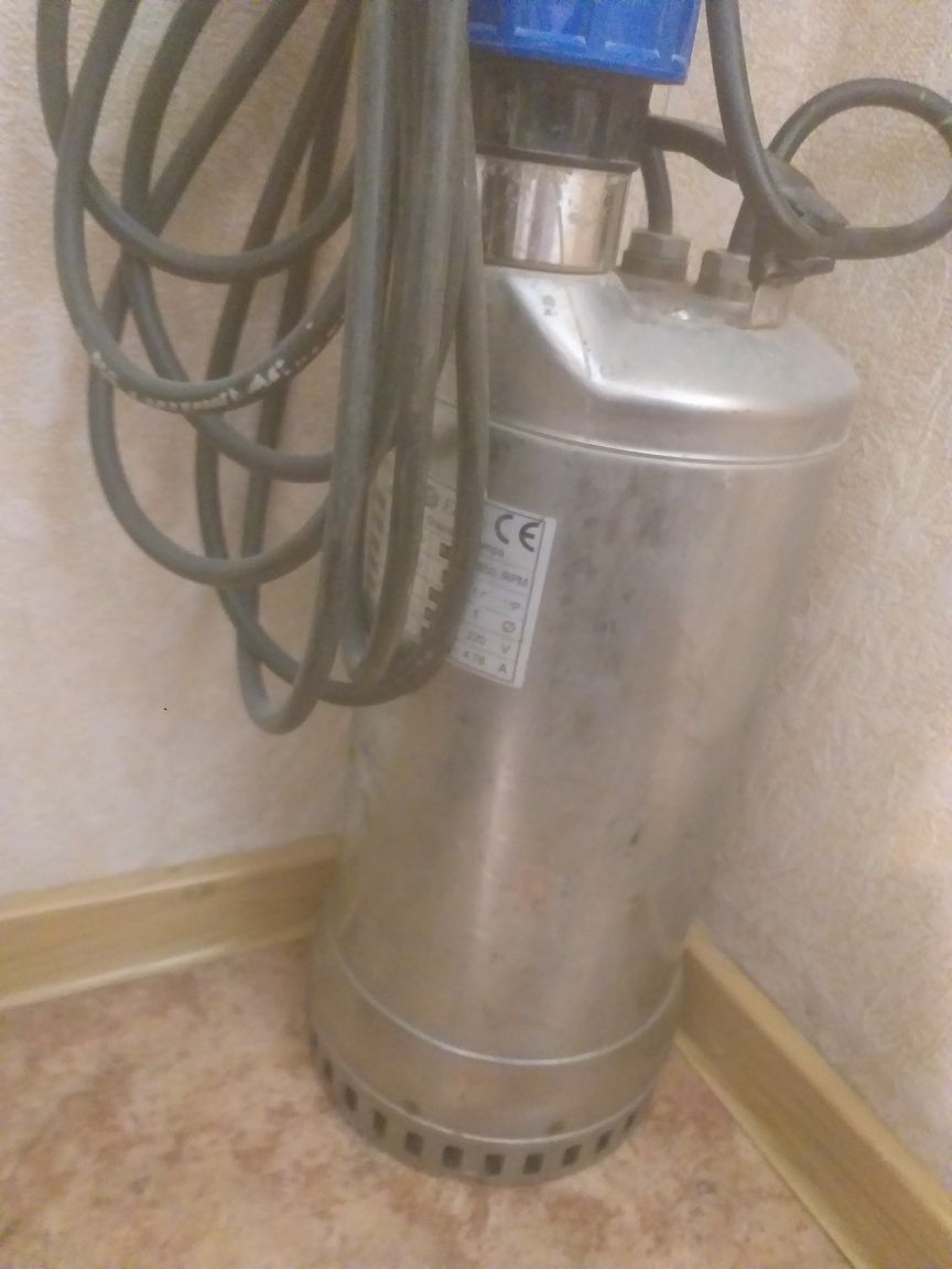 Продам насос дренажный