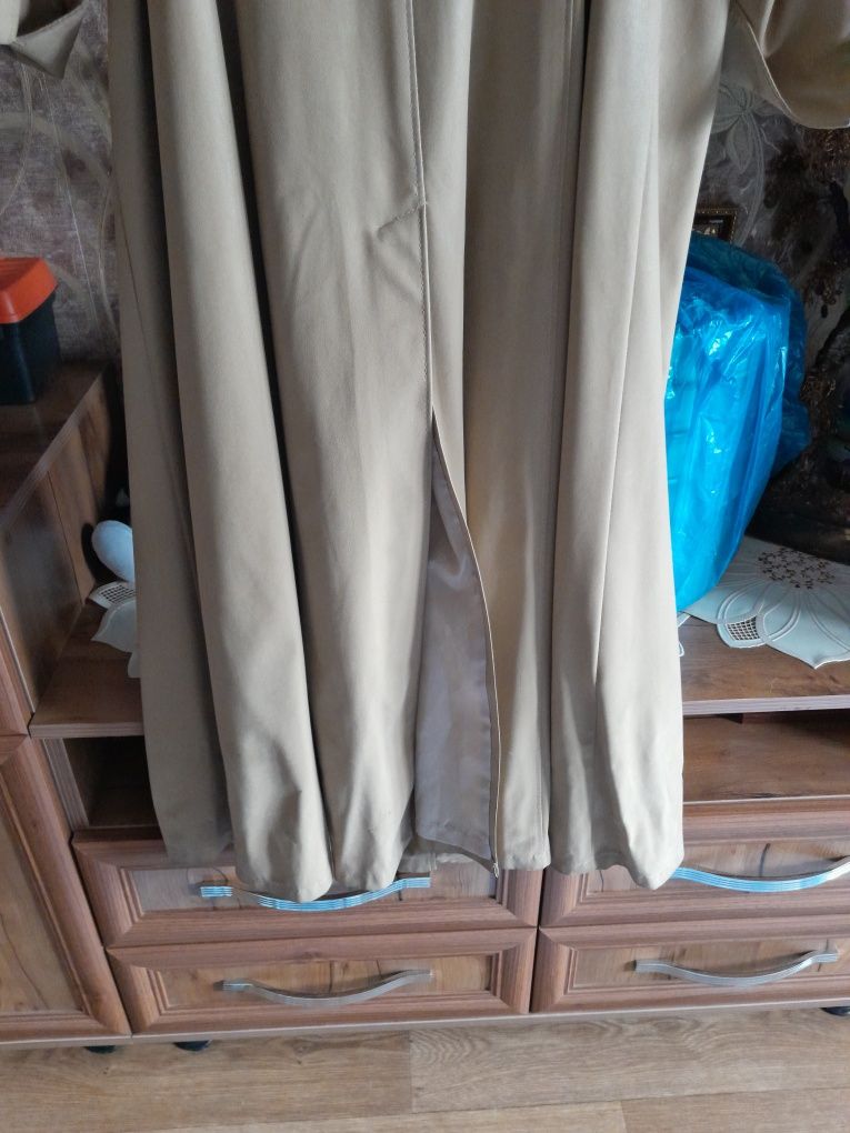 Продам женский плащ б/у.