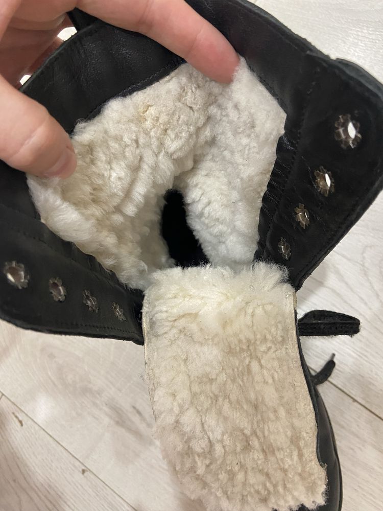Продам зимние берцы 40 размер