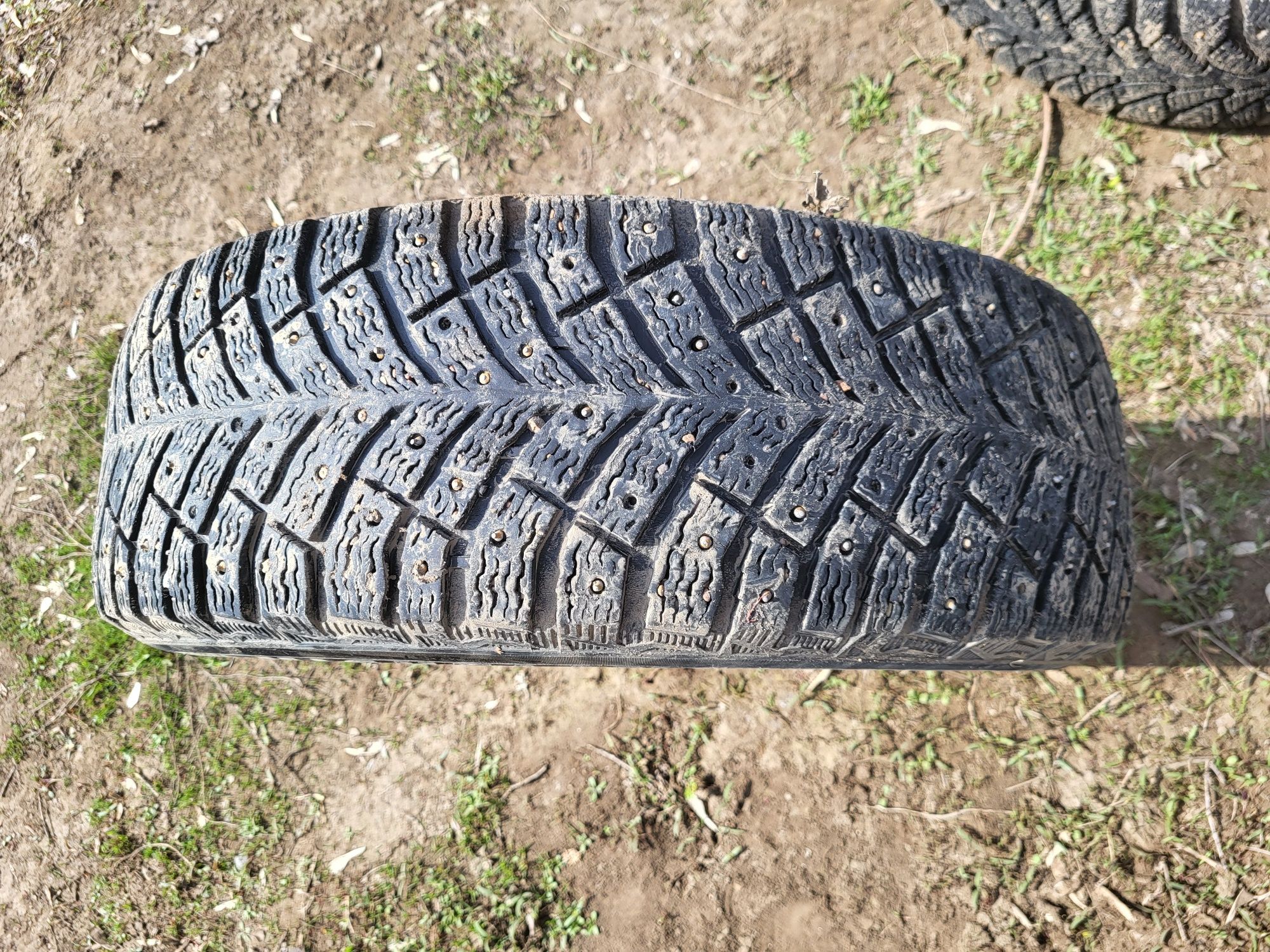 Покрышки R15 в хорошем состоянии