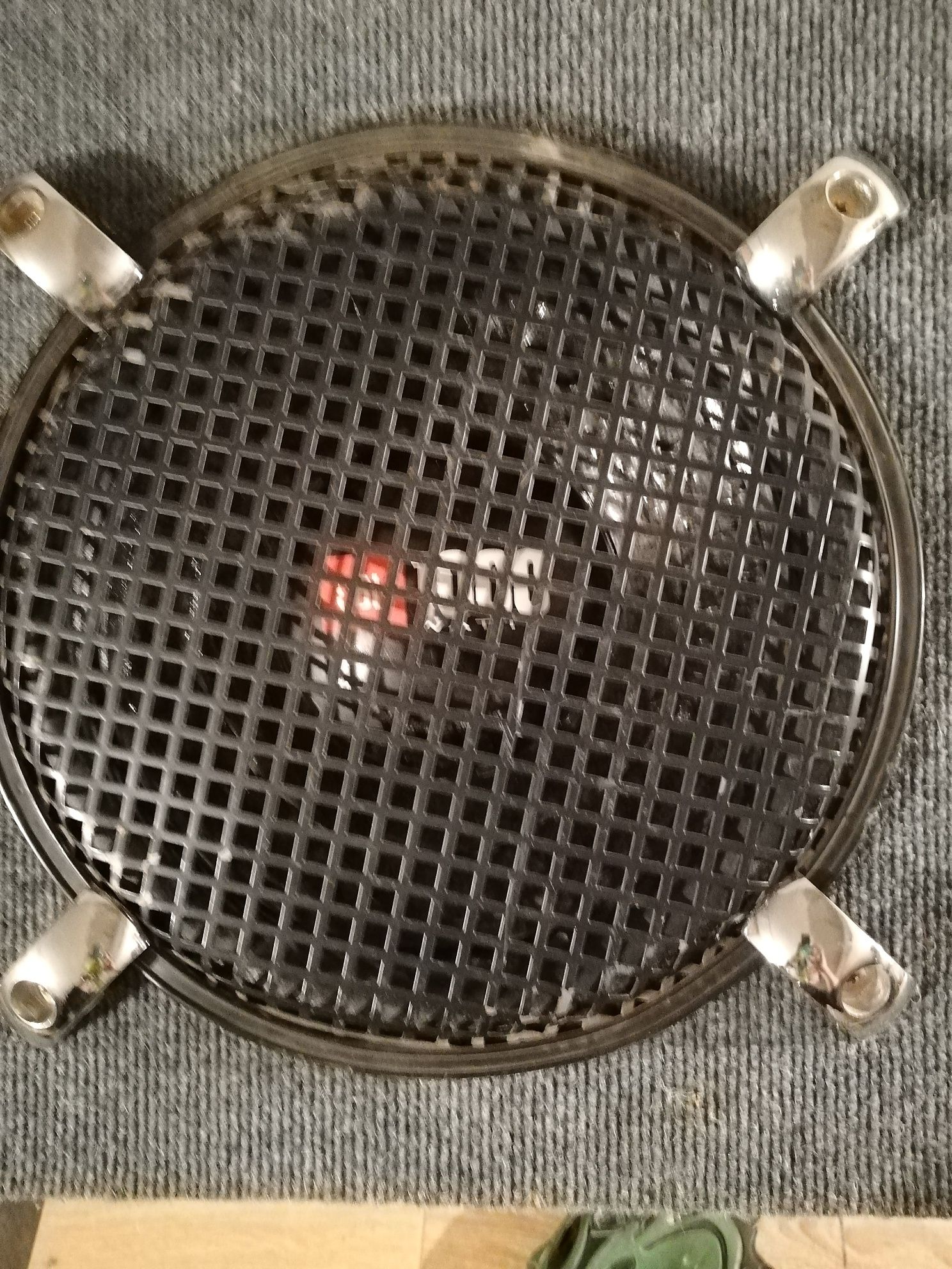 Сабвуфер JBl автомобильный
