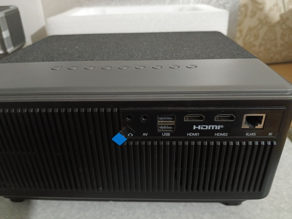 Продам проектор  ThundeaL TD98W.