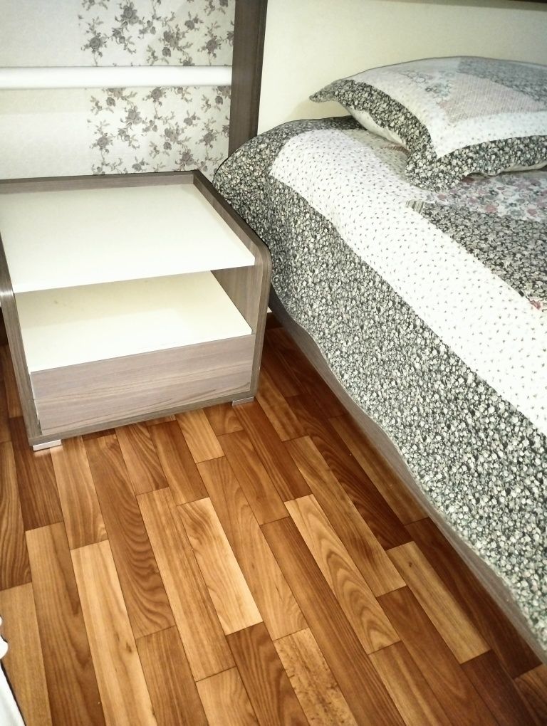 Продам спальный гарнитур,б/у. Шкаф, кровать, 2 тумбы, полки, комодд