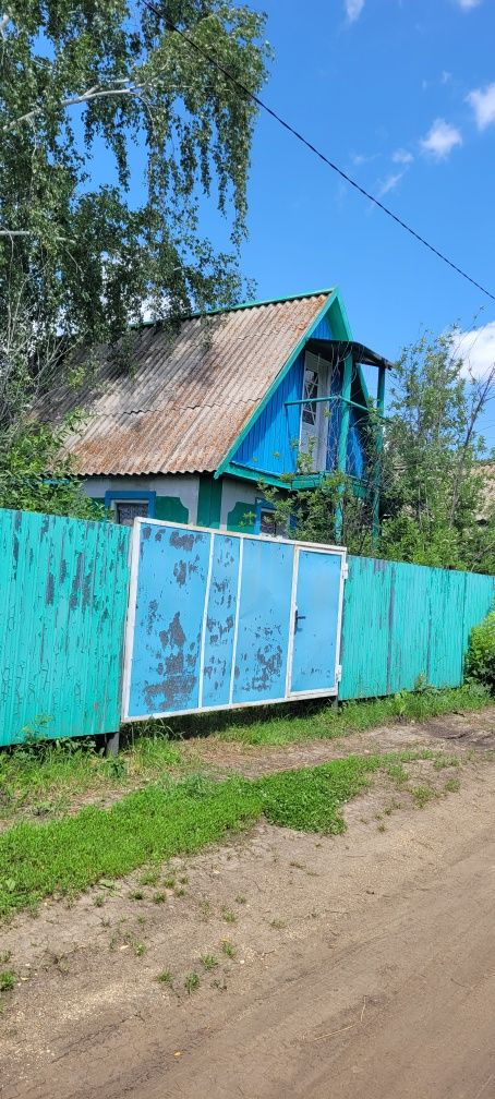 Продам дачу с домиком. Свет, вода проведены. Все насаждения