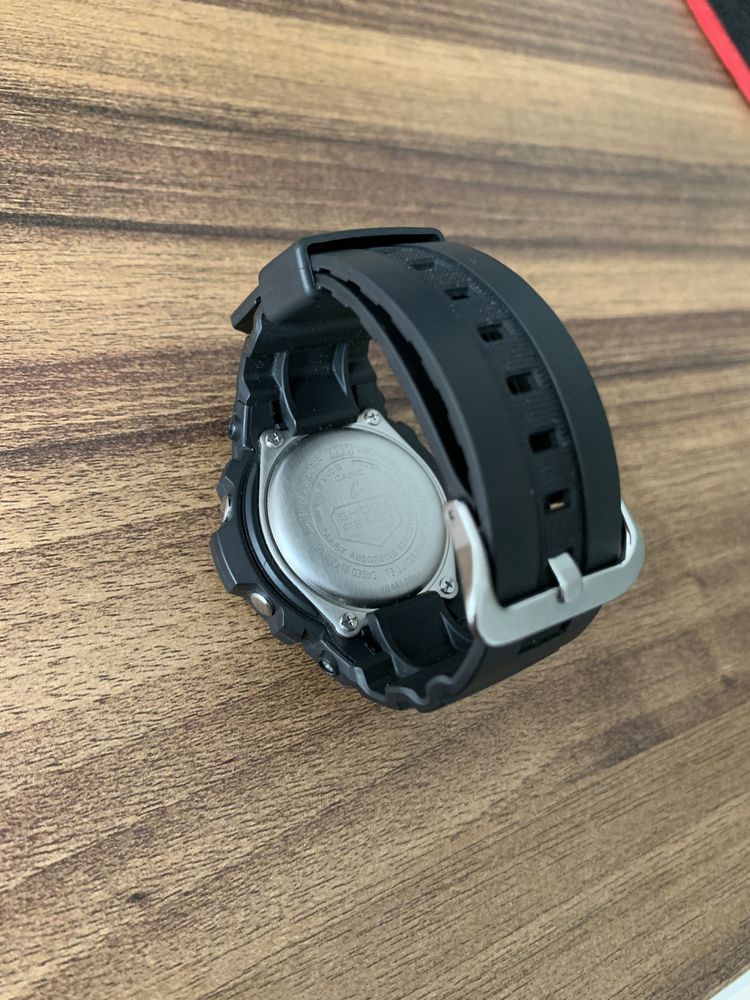G shock AWG-M100B