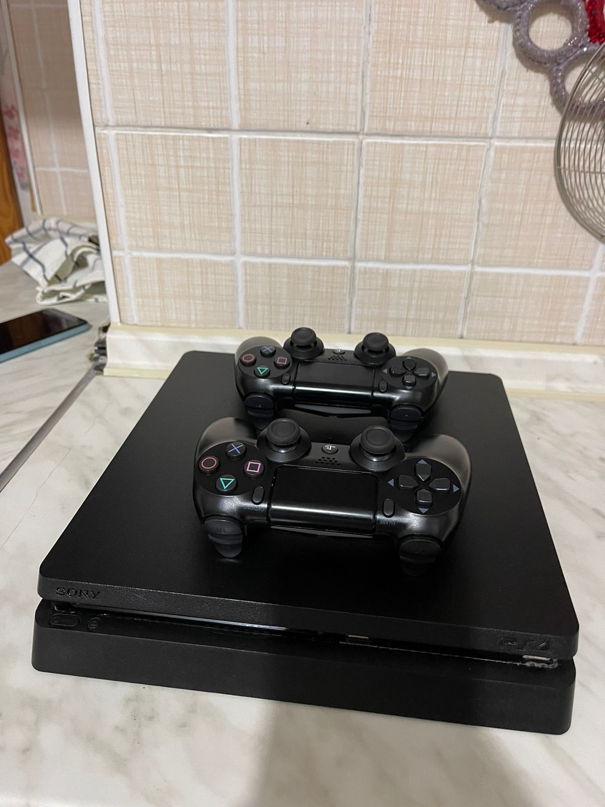 Playstation 4 Slim