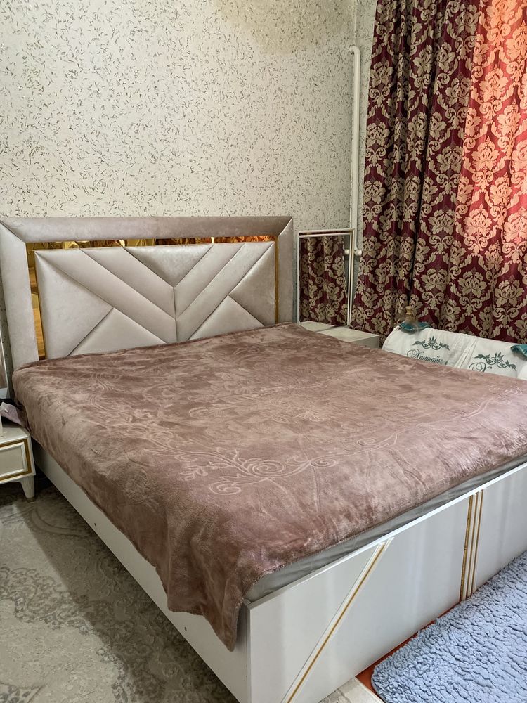 Спальный кровать с матрасом (Пуфик в подарок)