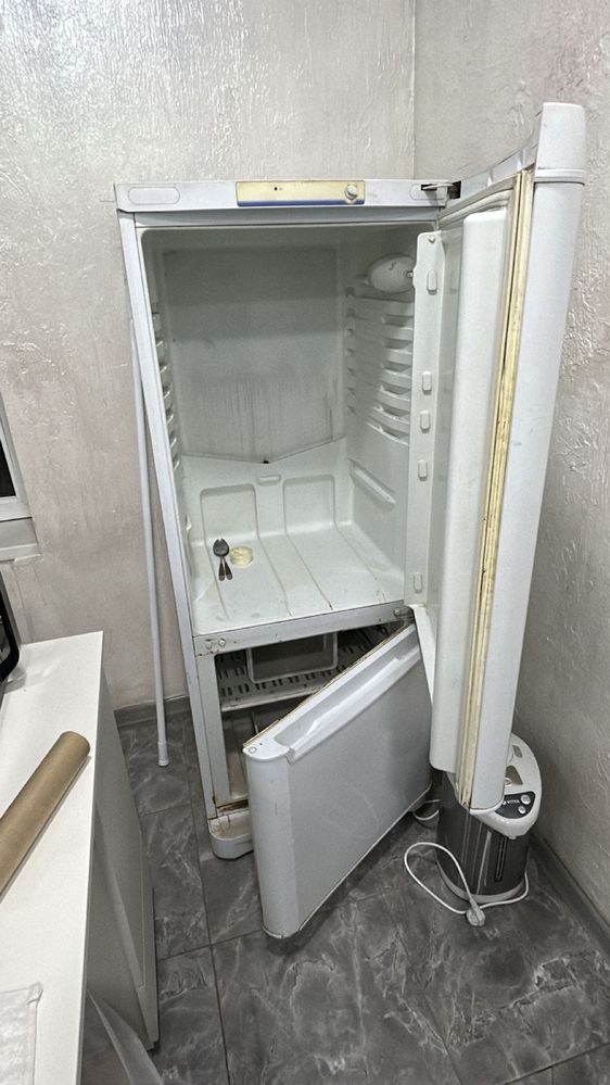 Продам холодильник