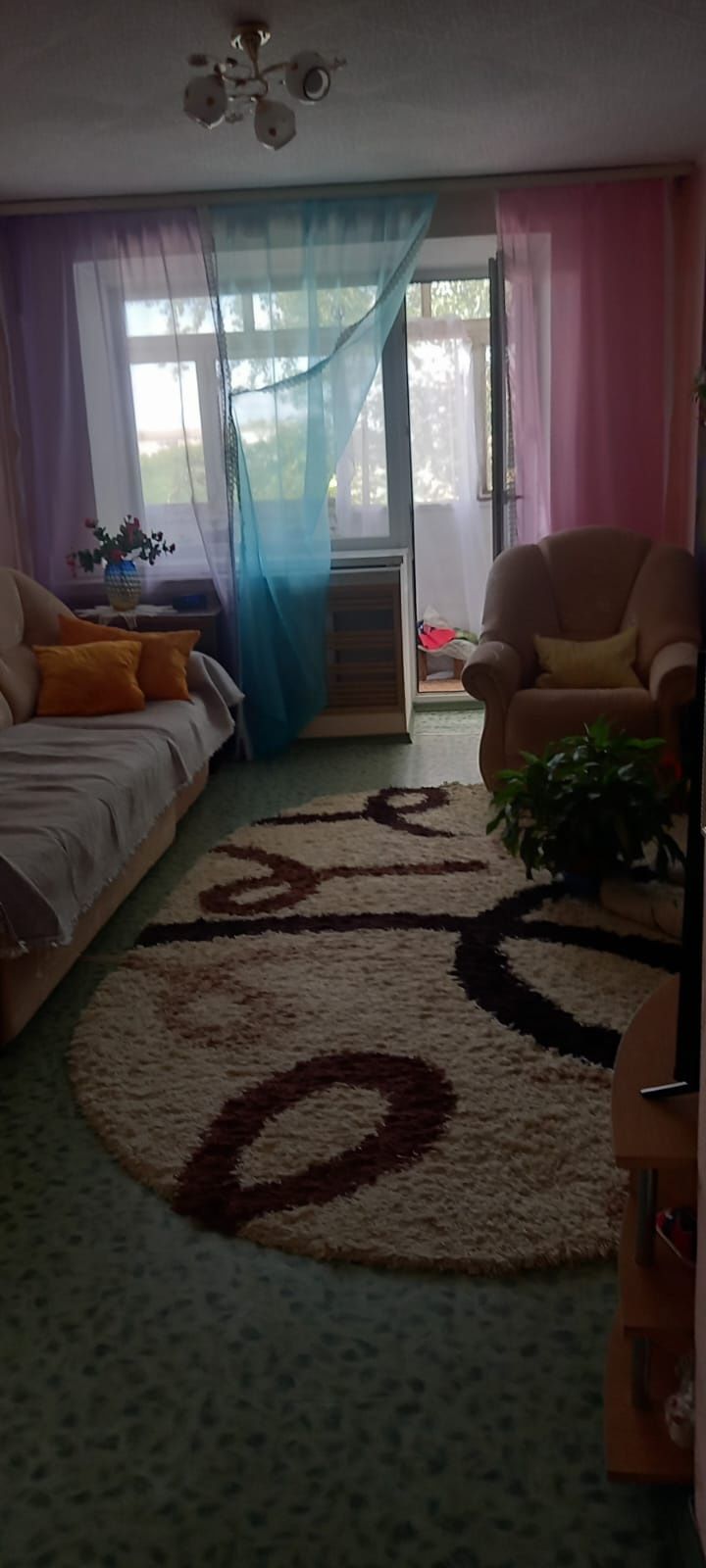 Продам двух комнатную квартиру