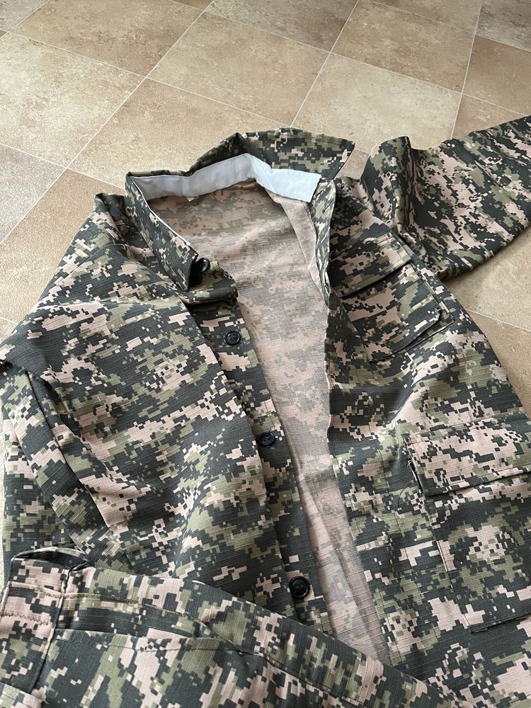 Продам школьную форму НВП
