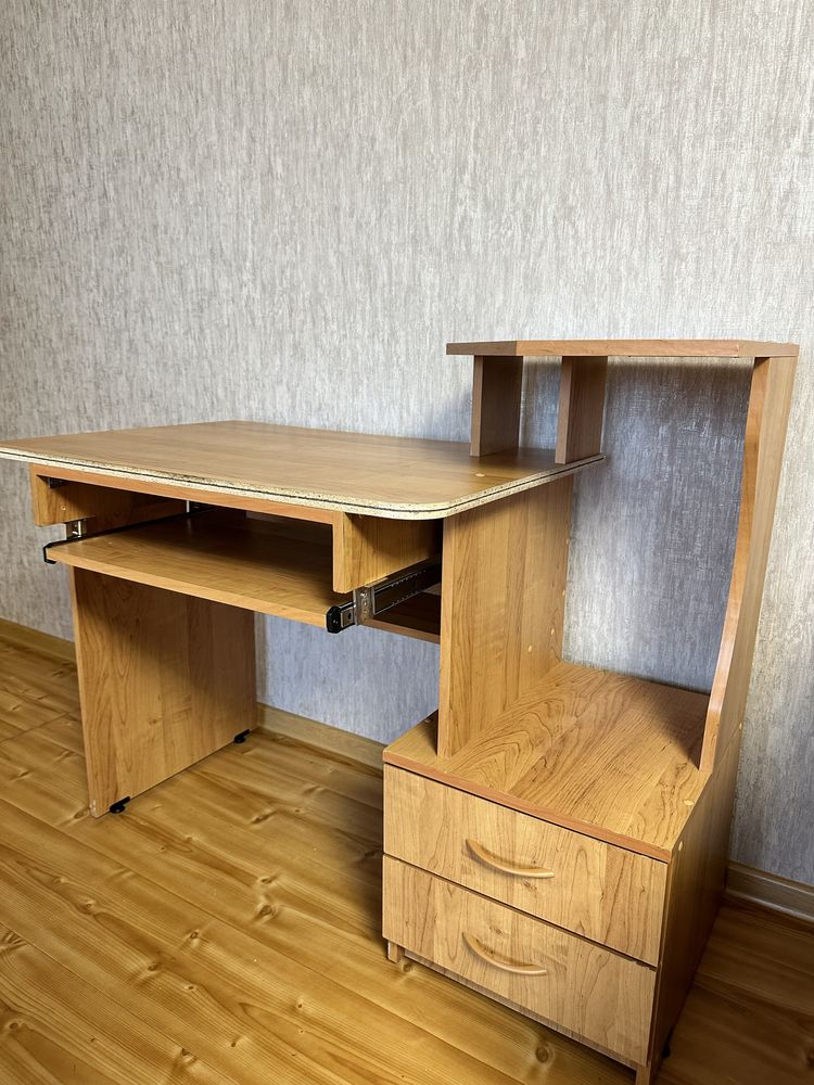 Компьютерный стол!