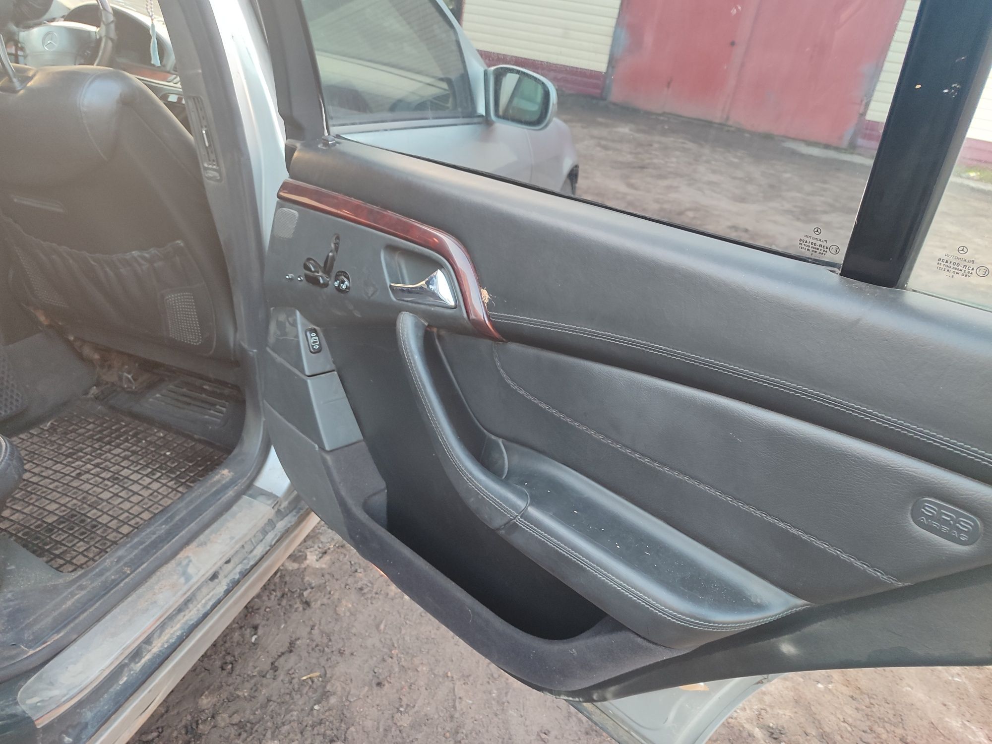 Запчасти на Мерседес W220