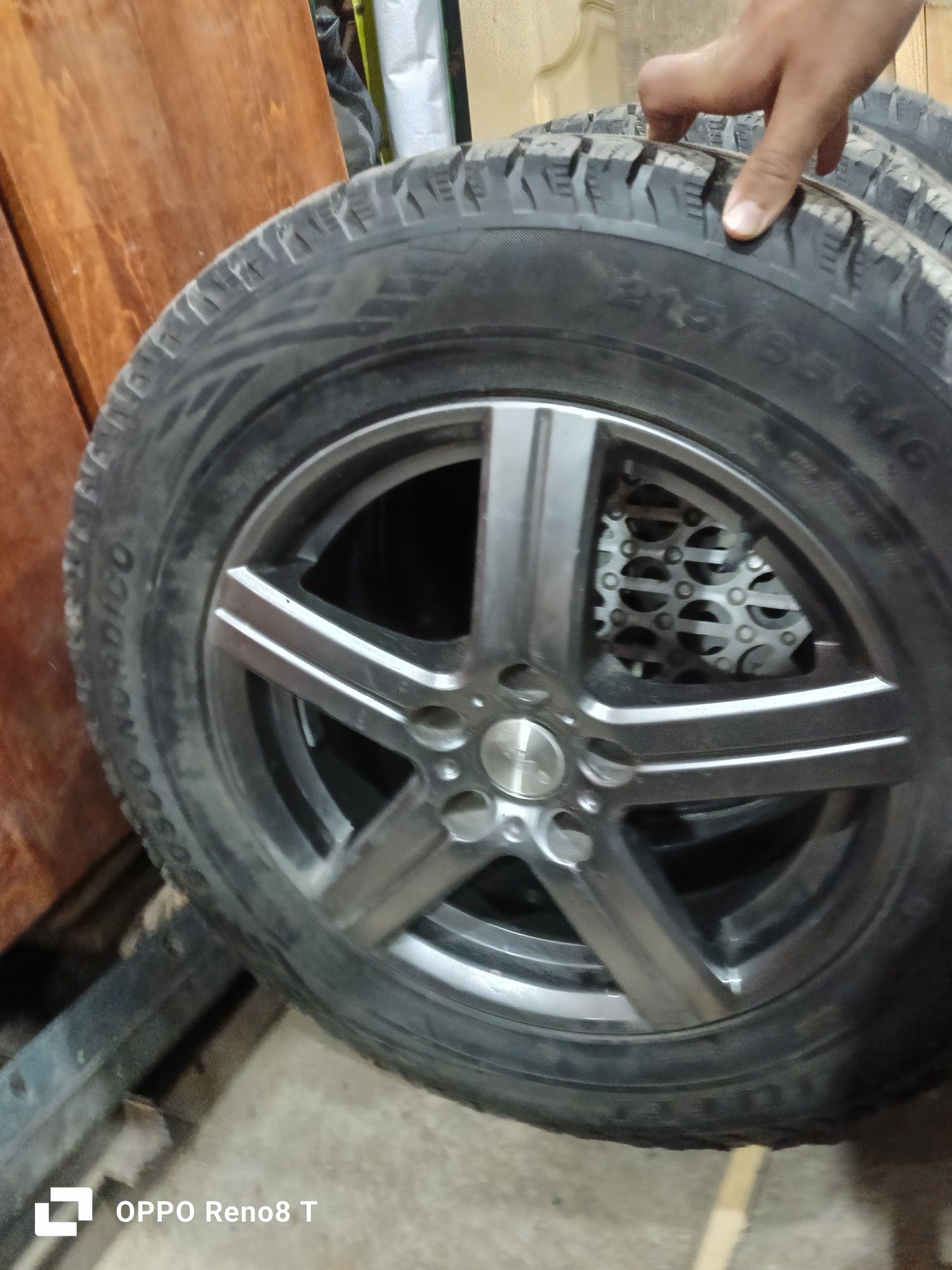 Продам диски с зимней резиной R 16