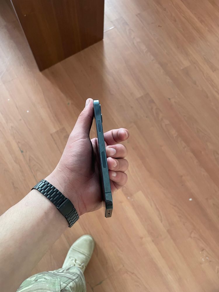 Продам iphone 12 pro