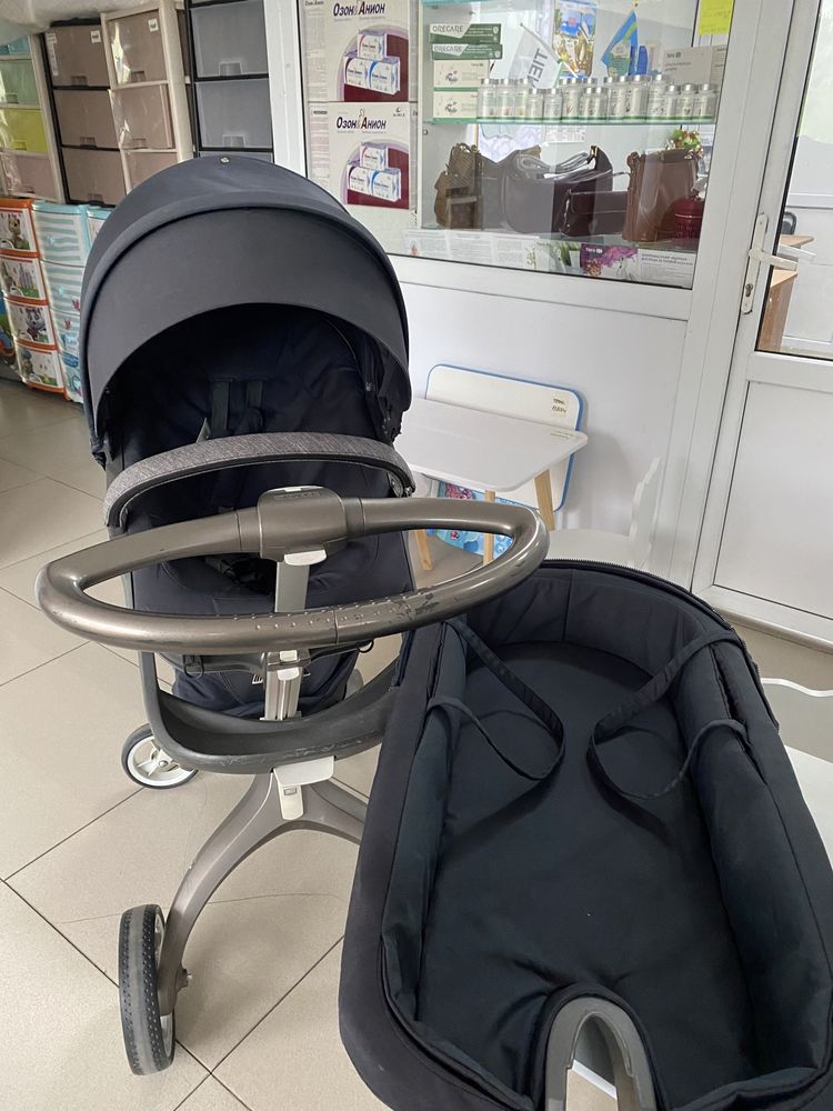 Продам бу коляску Stokke оригинал