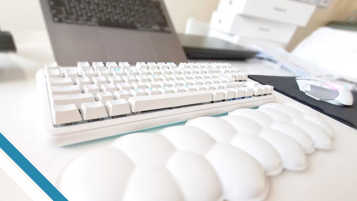 Игровая клавиатура беспроводная Logitech G715 TKL, Tactile