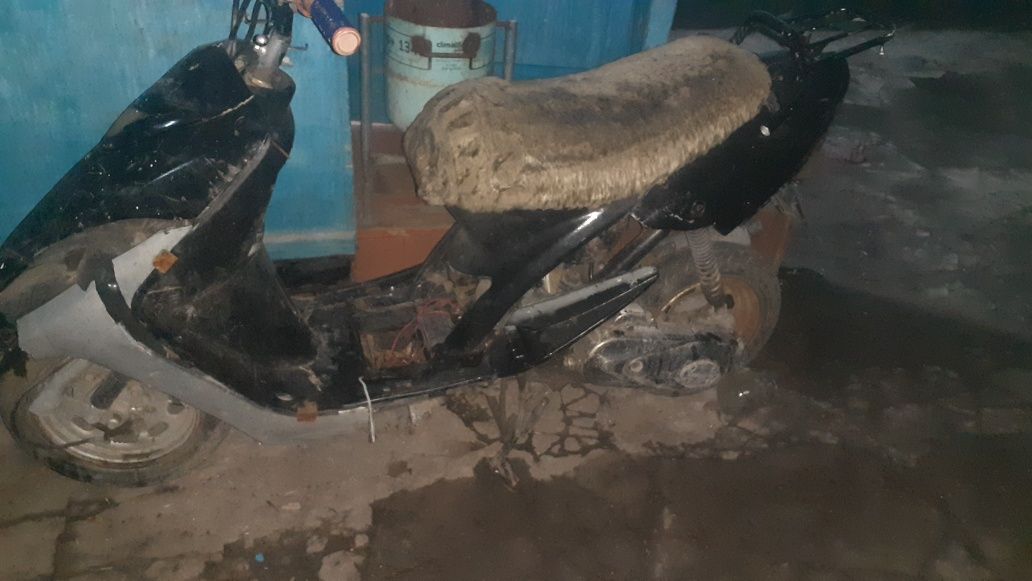 Мапед не находу надр менять проводку и поставить реле зажигание есть