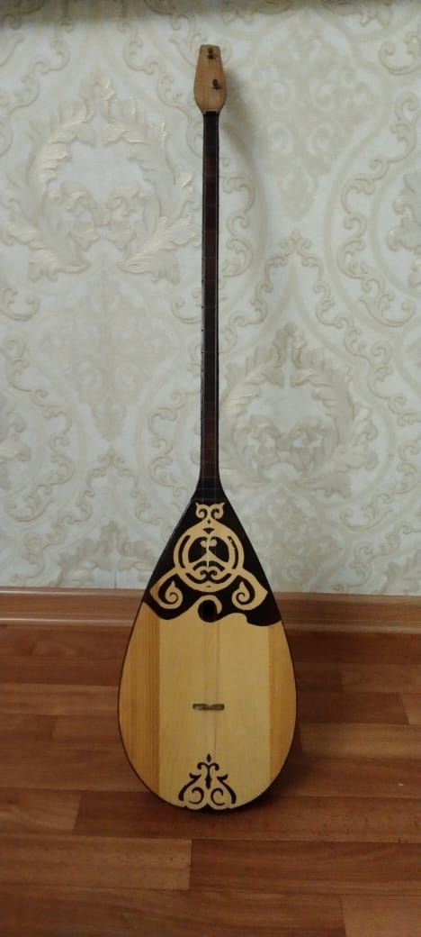 Домбыра сатылады