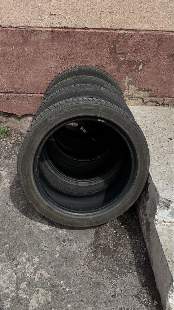 Продам шины почтый новый