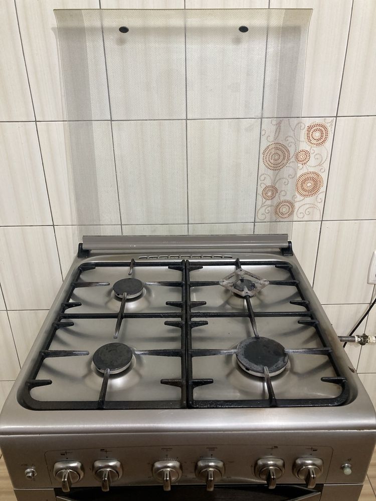 Продам газовую плиту