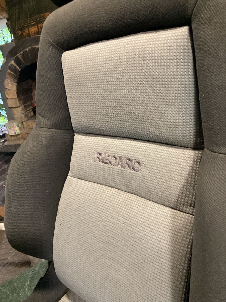 Продам Сиденье Recaro
