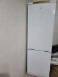 Продам холодильник Indesit