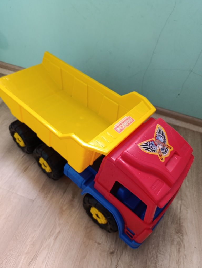 Грузовик для мальчиков