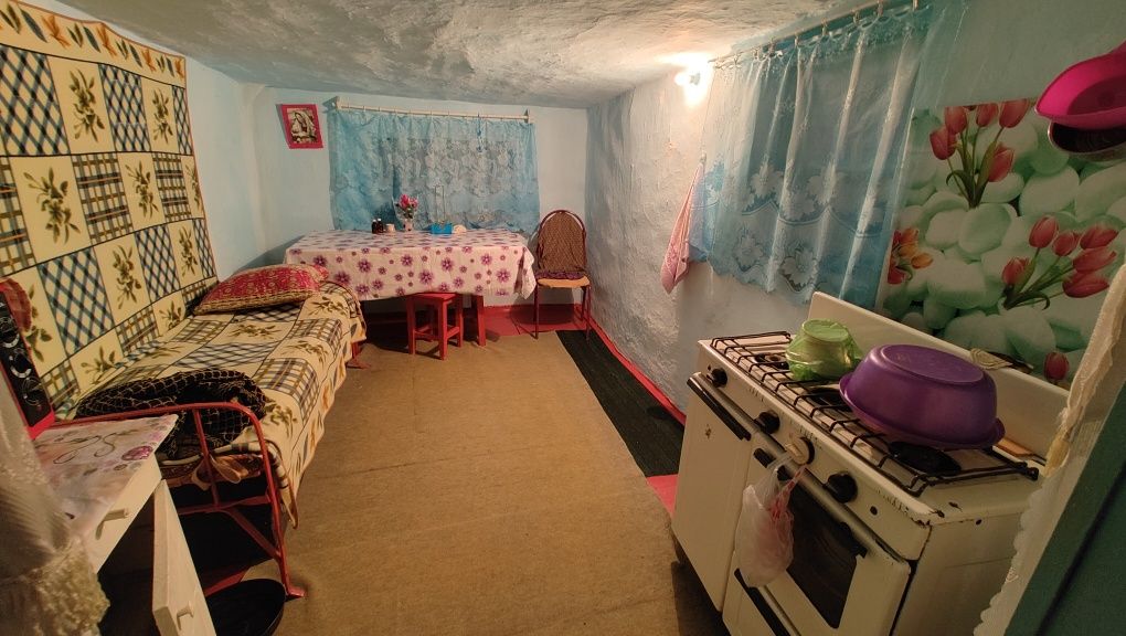 Продаётся дом с мебелью и всеми хоз. постройками