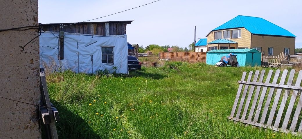 Продам участок в Белом ближнем при въезде.