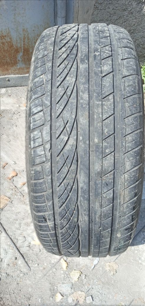 Продам резину Bridgestone 225/65/17 102h и  hi-fly 275/55/20 117v xl