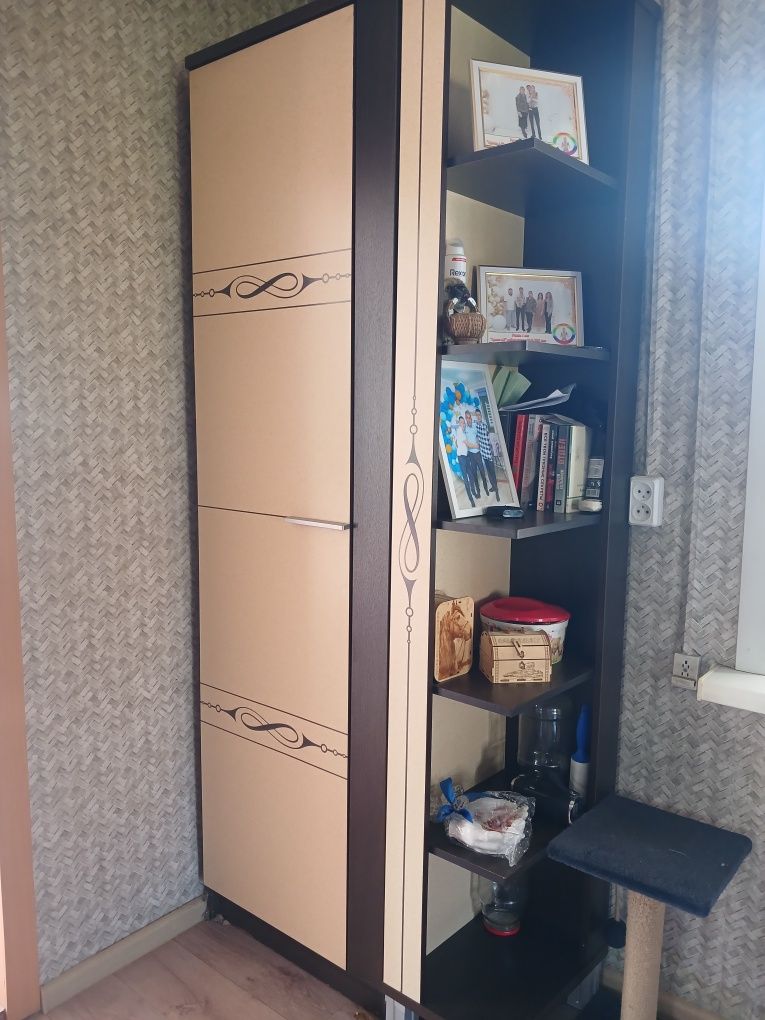 Продам шкаф для прихожей