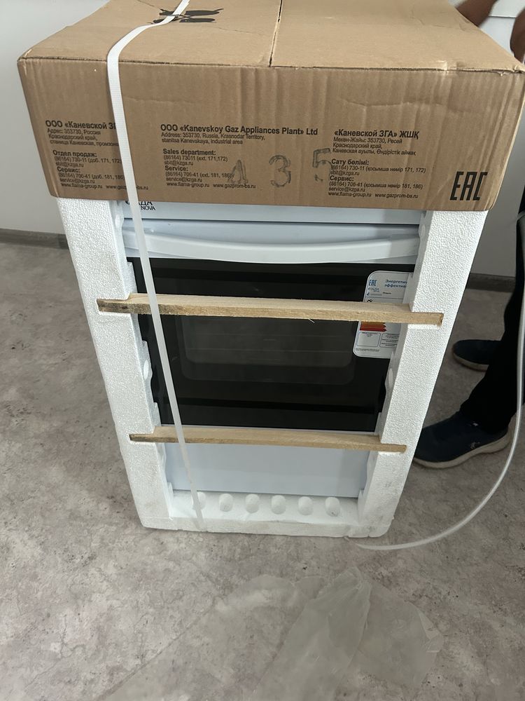 Продам кухонная плита ЛадаNova