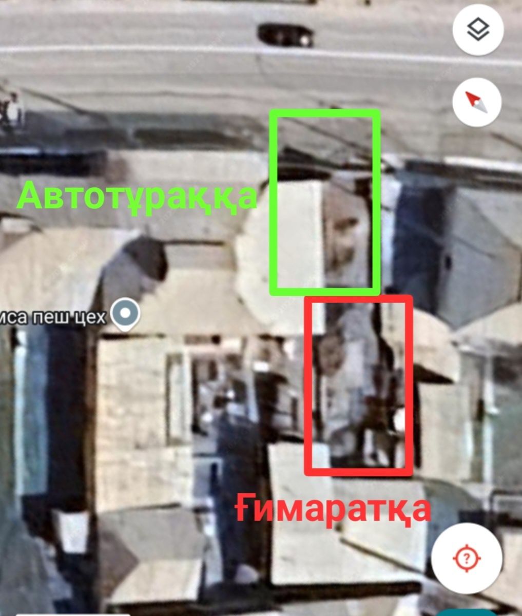 Орталық көшенің бойында