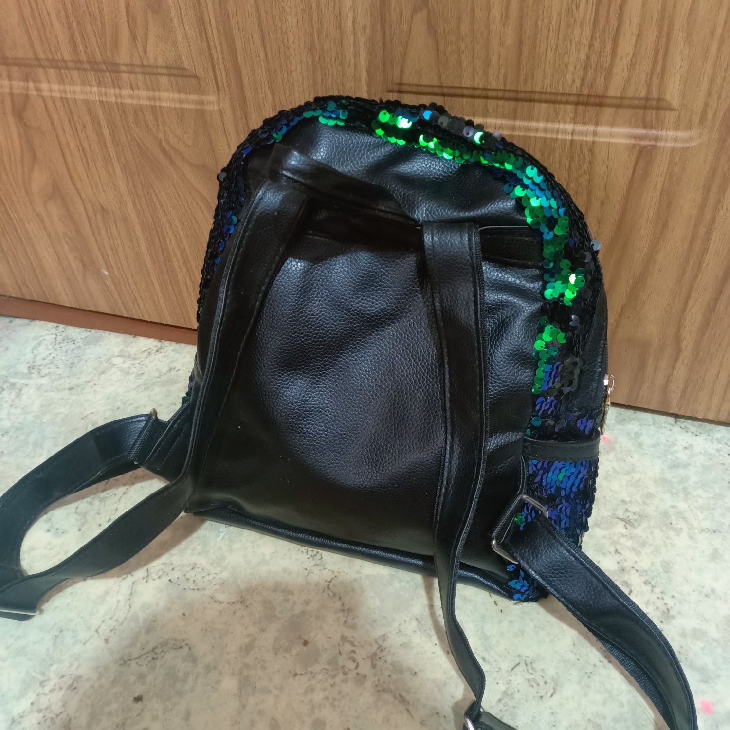 Продам рюкзачок женский