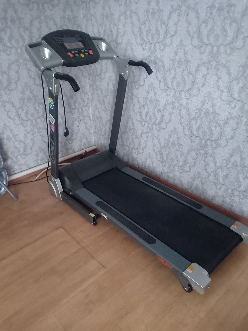 Продам беговую дорожку