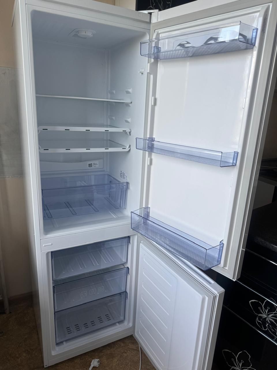 Продам холодильник