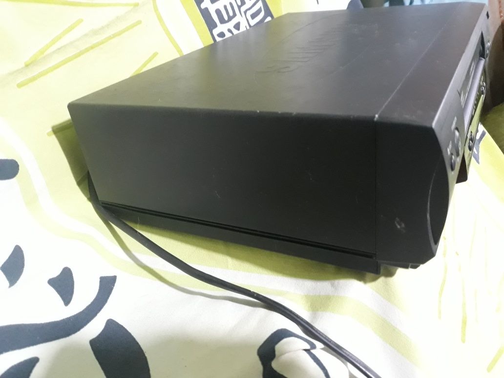 Продам видеомагнитофон Samsung